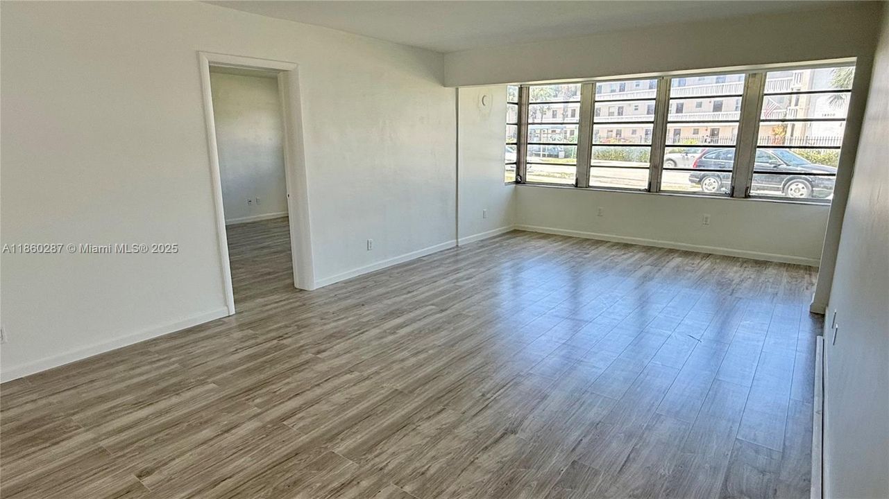 待售: $222,500 (2 贝兹, 2 浴室, 1116 平方英尺)