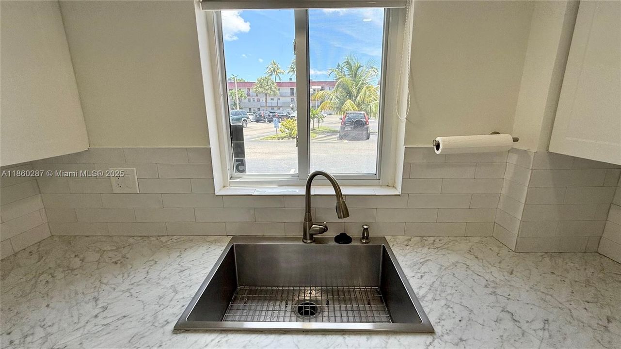 待售: $222,500 (2 贝兹, 2 浴室, 1116 平方英尺)