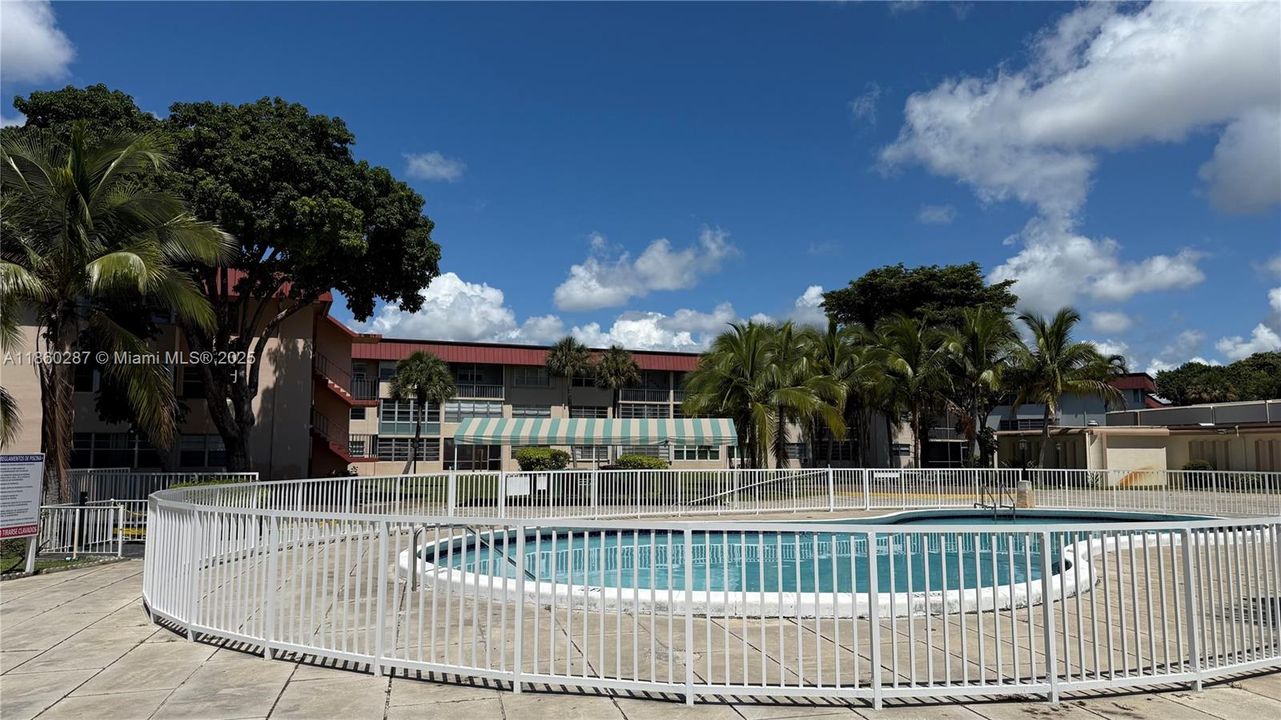 待售: $222,500 (2 贝兹, 2 浴室, 1116 平方英尺)