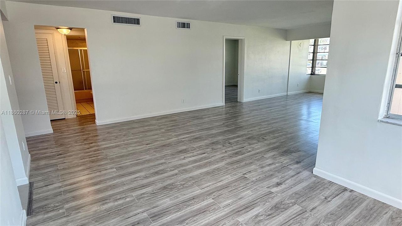 待售: $222,500 (2 贝兹, 2 浴室, 1116 平方英尺)