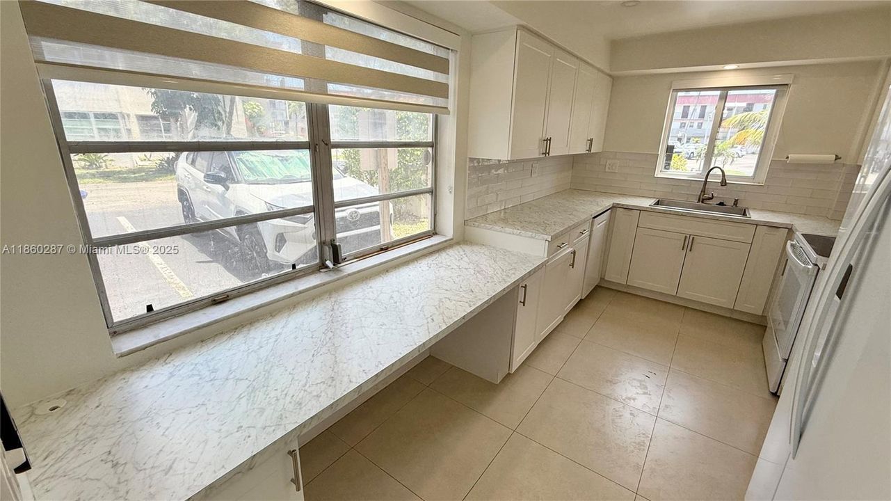 待售: $222,500 (2 贝兹, 2 浴室, 1116 平方英尺)