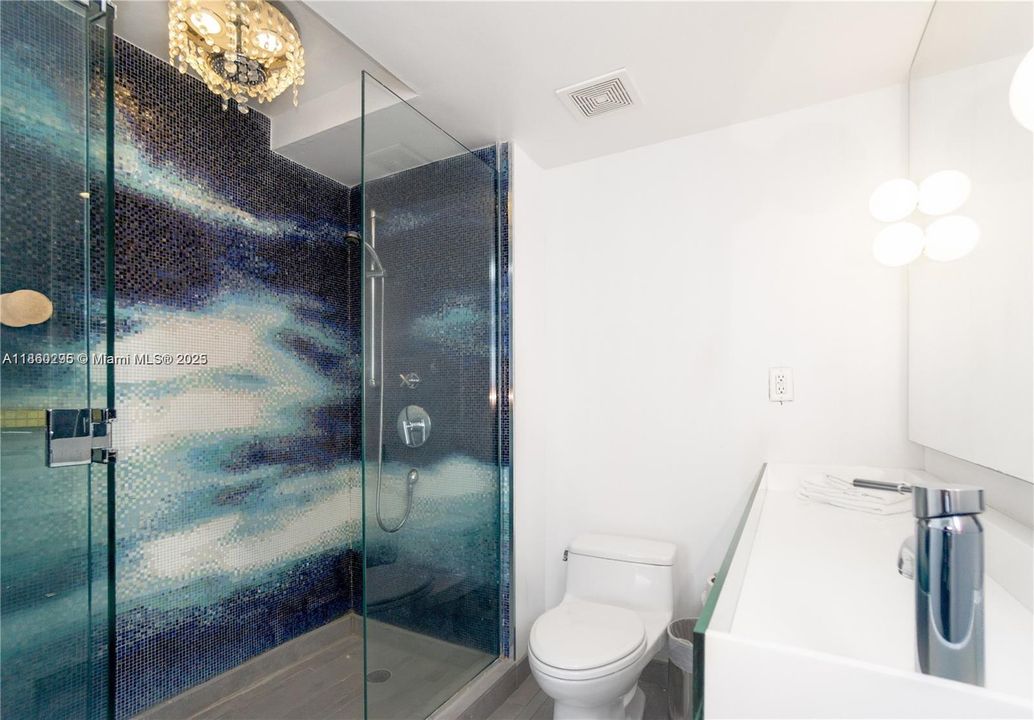 待售: $550,000 (1 贝兹, 1 浴室, 809 平方英尺)