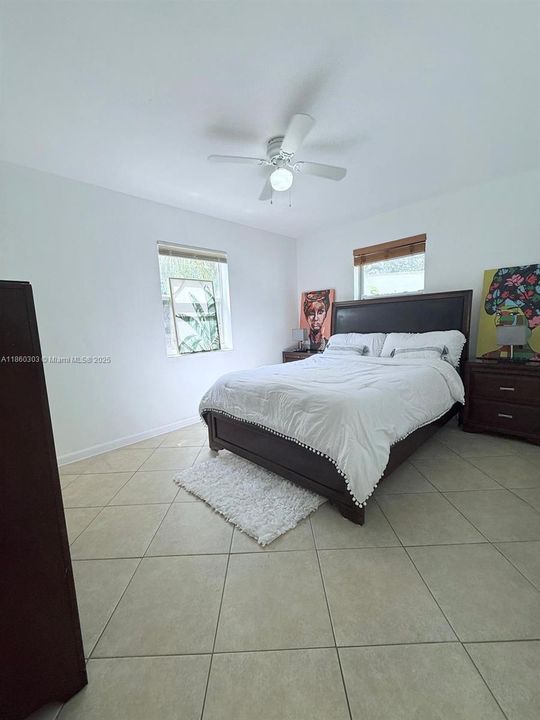 Recientemente alquilado: $3,700 (3 camas, 3 baños, 1200 Pies cuadrados)