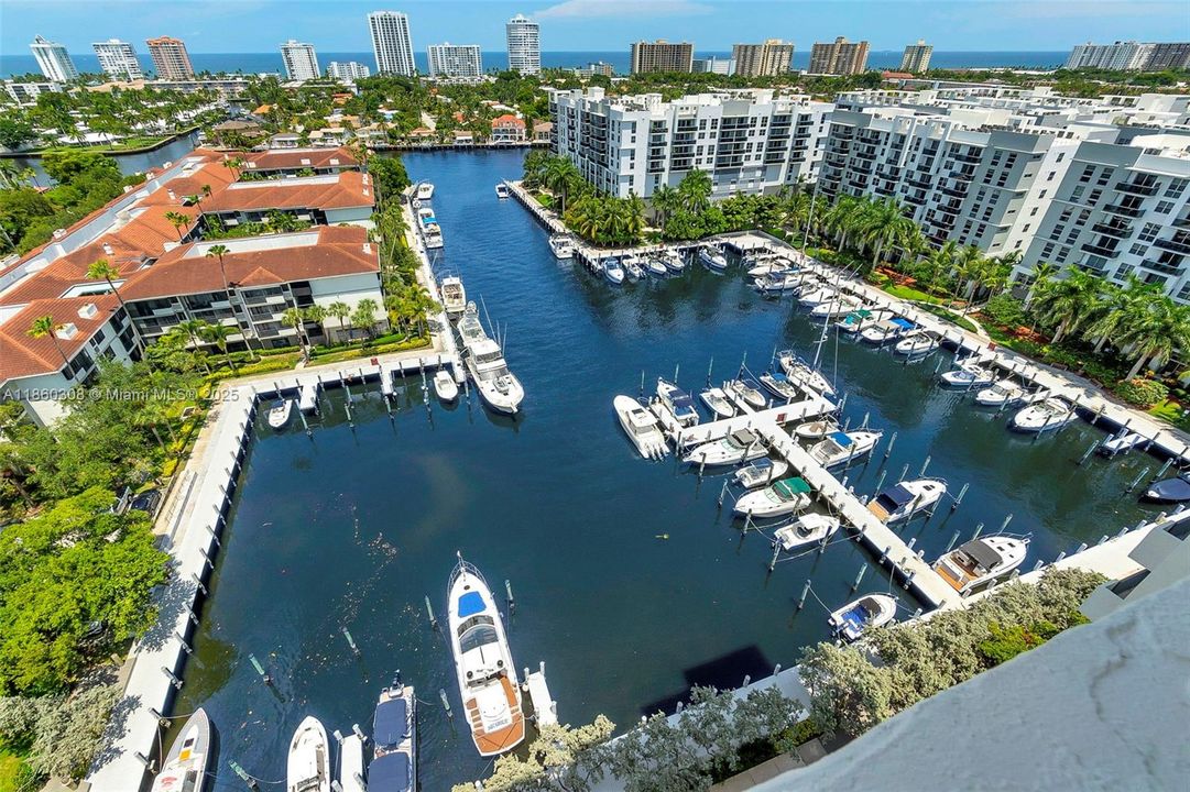 最近售出: $549,900 (2 贝兹, 2 浴室, 1480 平方英尺)