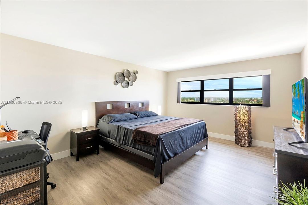 最近售出: $549,900 (2 贝兹, 2 浴室, 1480 平方英尺)