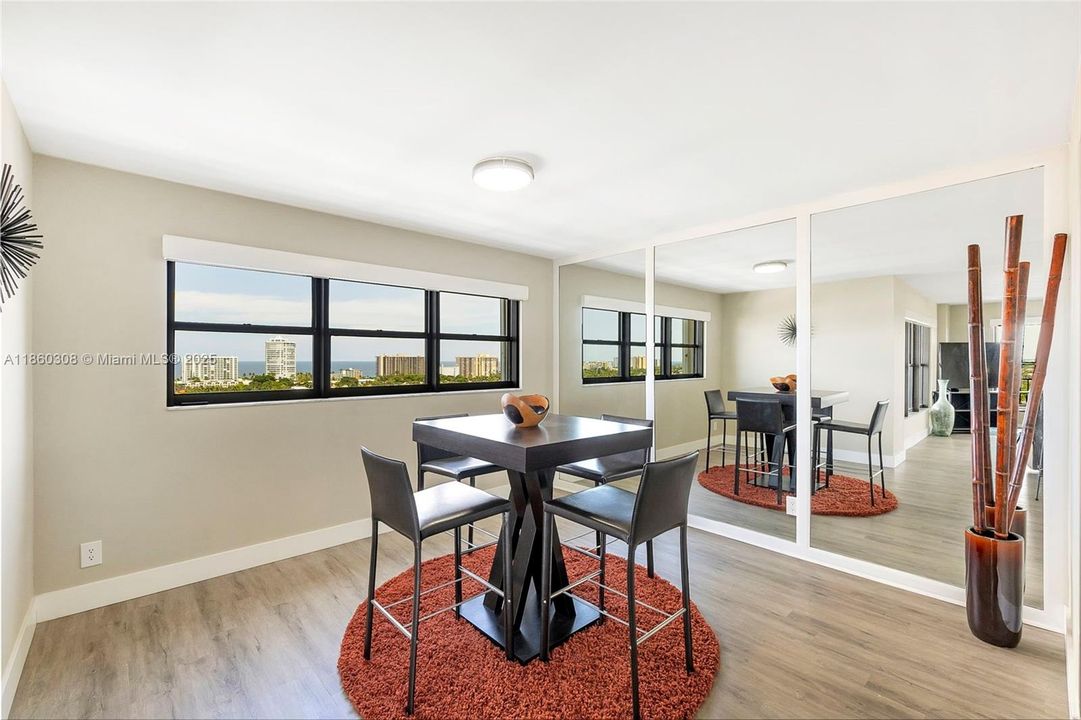 最近售出: $549,900 (2 贝兹, 2 浴室, 1480 平方英尺)