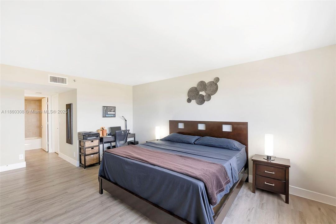 最近售出: $549,900 (2 贝兹, 2 浴室, 1480 平方英尺)