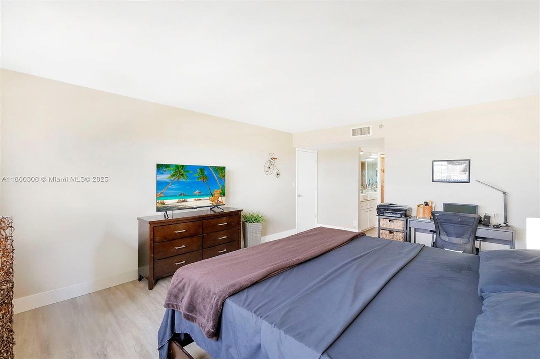 最近售出: $549,900 (2 贝兹, 2 浴室, 1480 平方英尺)