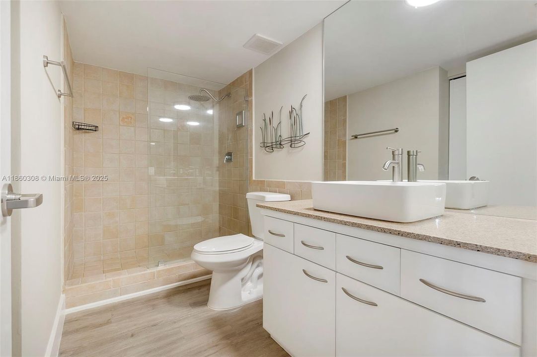 最近售出: $549,900 (2 贝兹, 2 浴室, 1480 平方英尺)