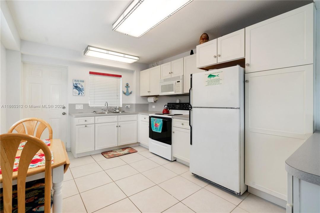 For Sale: $1,795,000 (4 beds, 4 baths, 3120 Square Feet)