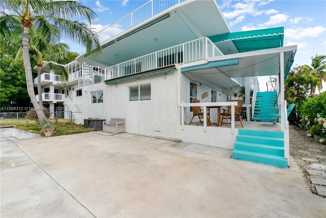 For Sale: $1,795,000 (4 beds, 4 baths, 3120 Square Feet)