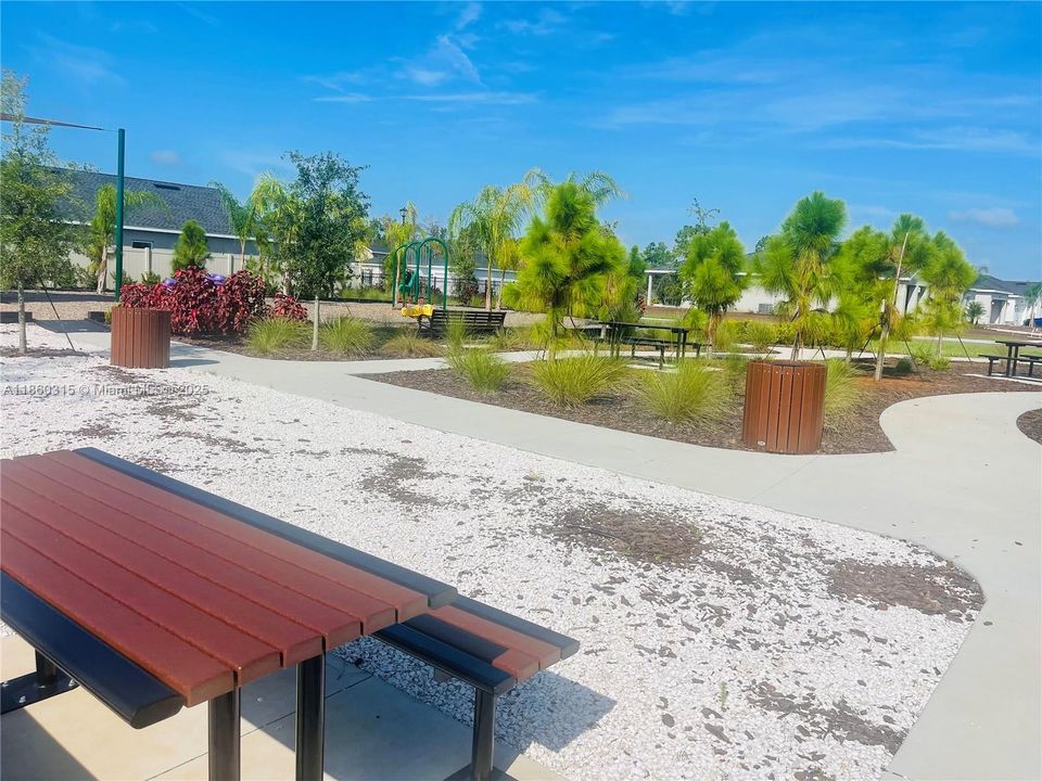 出租: $2,650 (3 贝兹, 2 浴室, 1302 平方英尺)