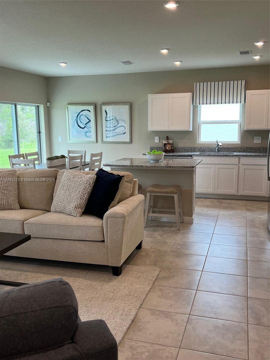 出租: $2,650 (3 贝兹, 2 浴室, 1302 平方英尺)