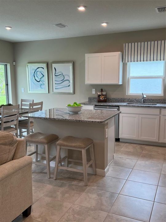 出租: $2,650 (3 贝兹, 2 浴室, 1302 平方英尺)