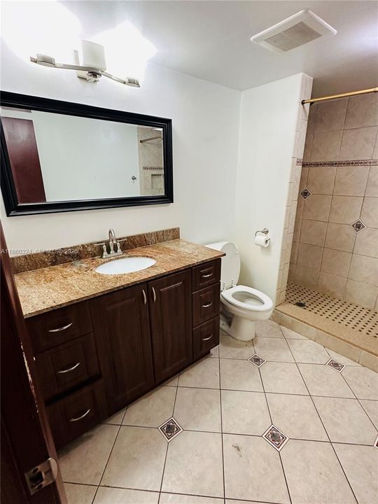 For Sale: $232,000 (2 beds, 2 baths, 1100 Square Feet)