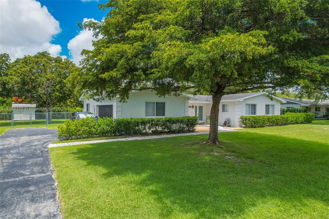 For Rent: $4,100 (3 beds, 2 baths, 1683 Square Feet)