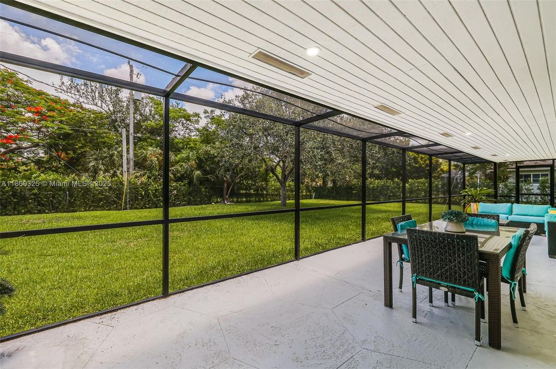 For Rent: $4,100 (3 beds, 2 baths, 1683 Square Feet)