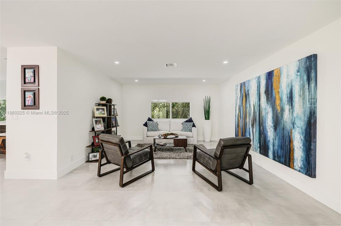 For Rent: $4,100 (3 beds, 2 baths, 1683 Square Feet)