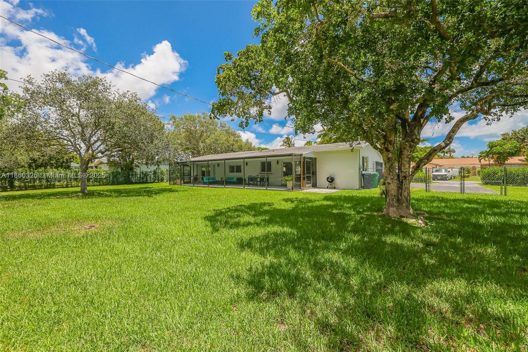 For Rent: $4,100 (3 beds, 2 baths, 1683 Square Feet)