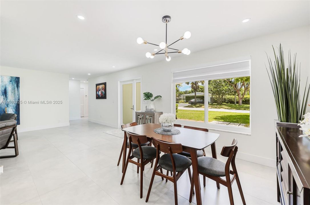 For Rent: $4,100 (3 beds, 2 baths, 1683 Square Feet)