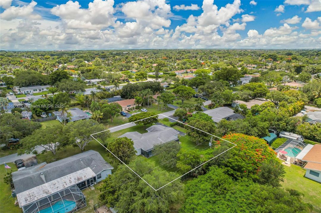 For Rent: $4,100 (3 beds, 2 baths, 1683 Square Feet)