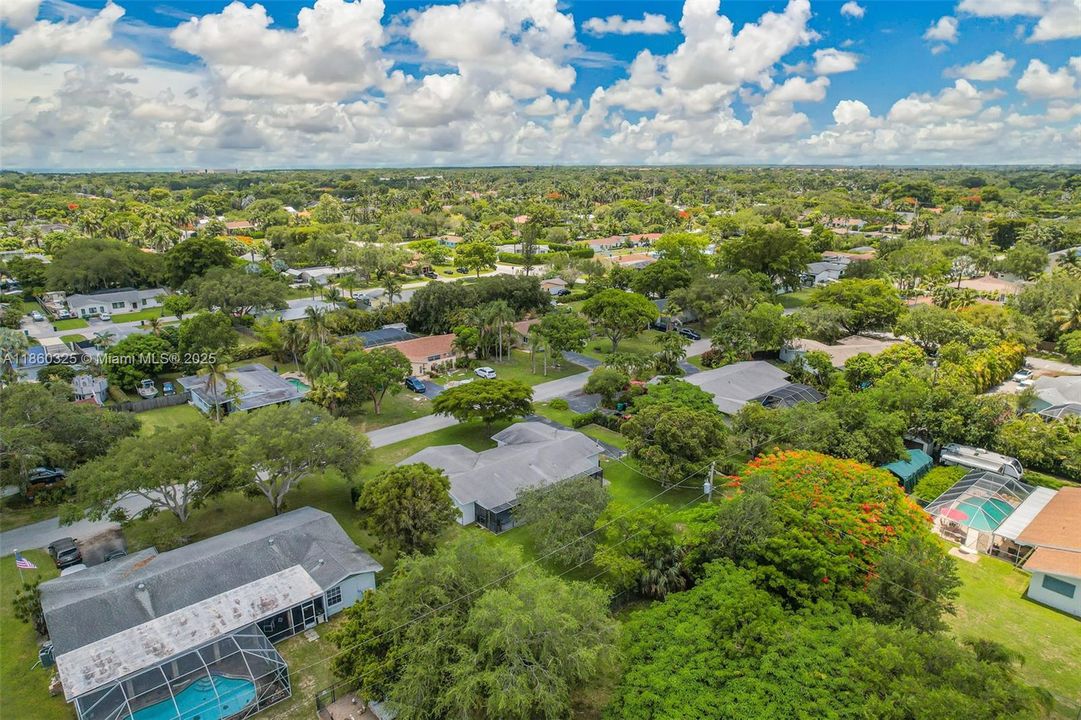 For Rent: $4,100 (3 beds, 2 baths, 1683 Square Feet)