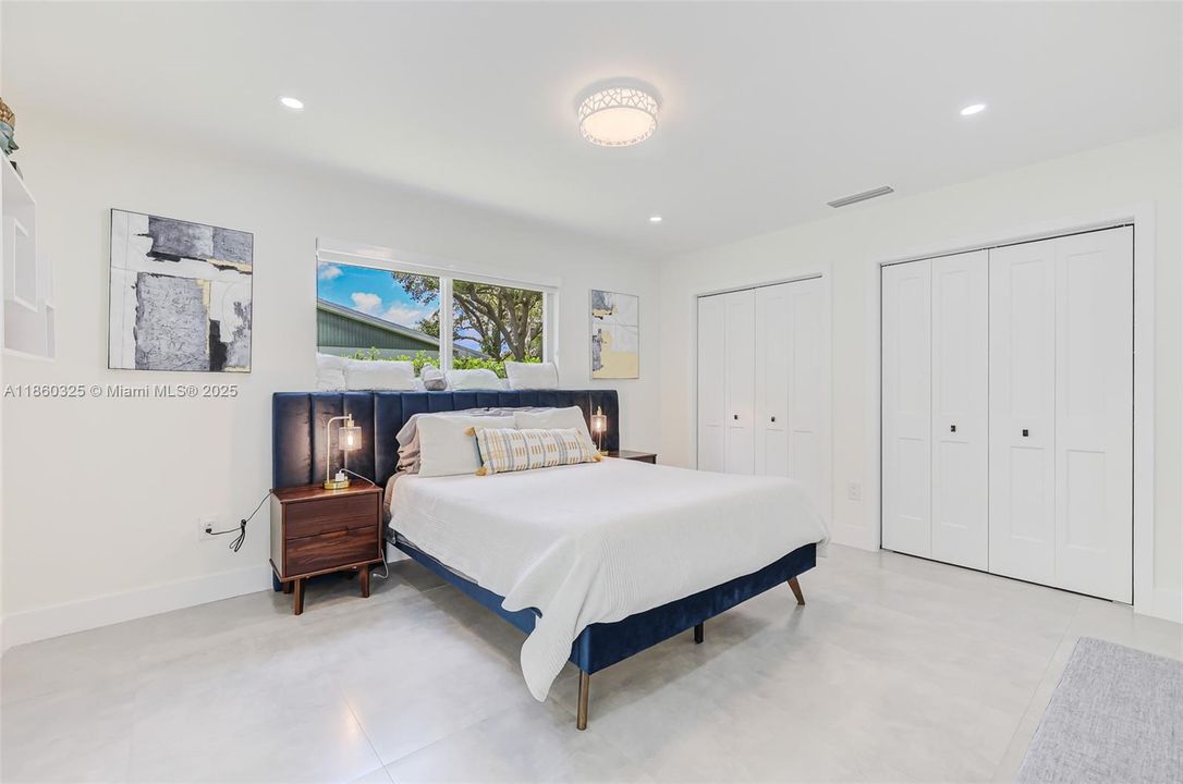 For Rent: $4,100 (3 beds, 2 baths, 1683 Square Feet)