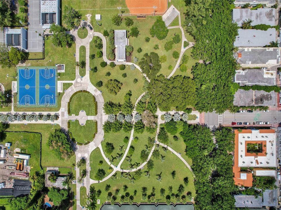 待售: $224,000 (0 贝兹, 1 浴室, 407 平方英尺)