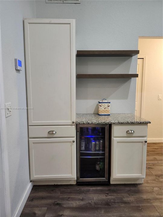 Coffee or WIne/Drink Station.