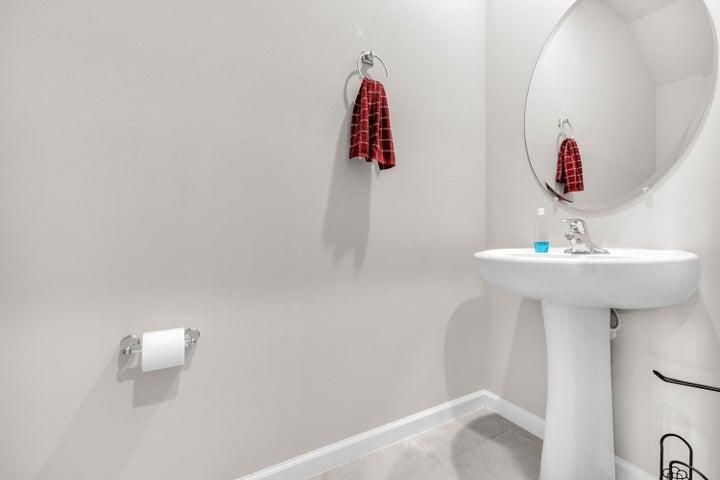 TOILET 1ST