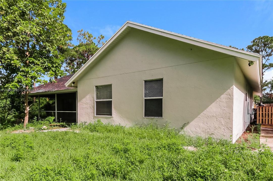 For Rent: $3,195 (3 beds, 2 baths, 1489 Square Feet)