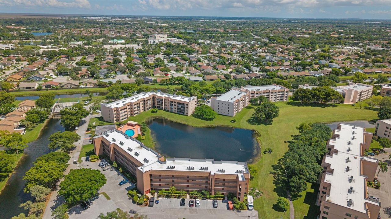 Active With Contract: $125,000 (1 beds, 1 baths, 856 Square Feet)