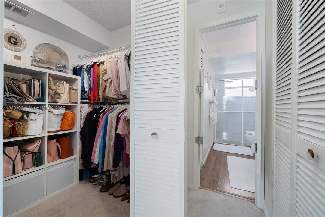 Active With Contract: $125,000 (1 beds, 1 baths, 856 Square Feet)