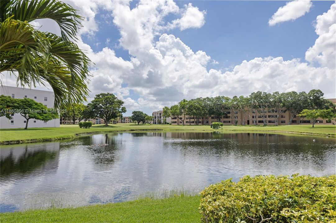 Active With Contract: $125,000 (1 beds, 1 baths, 856 Square Feet)