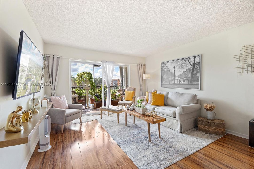 Active With Contract: $125,000 (1 beds, 1 baths, 856 Square Feet)