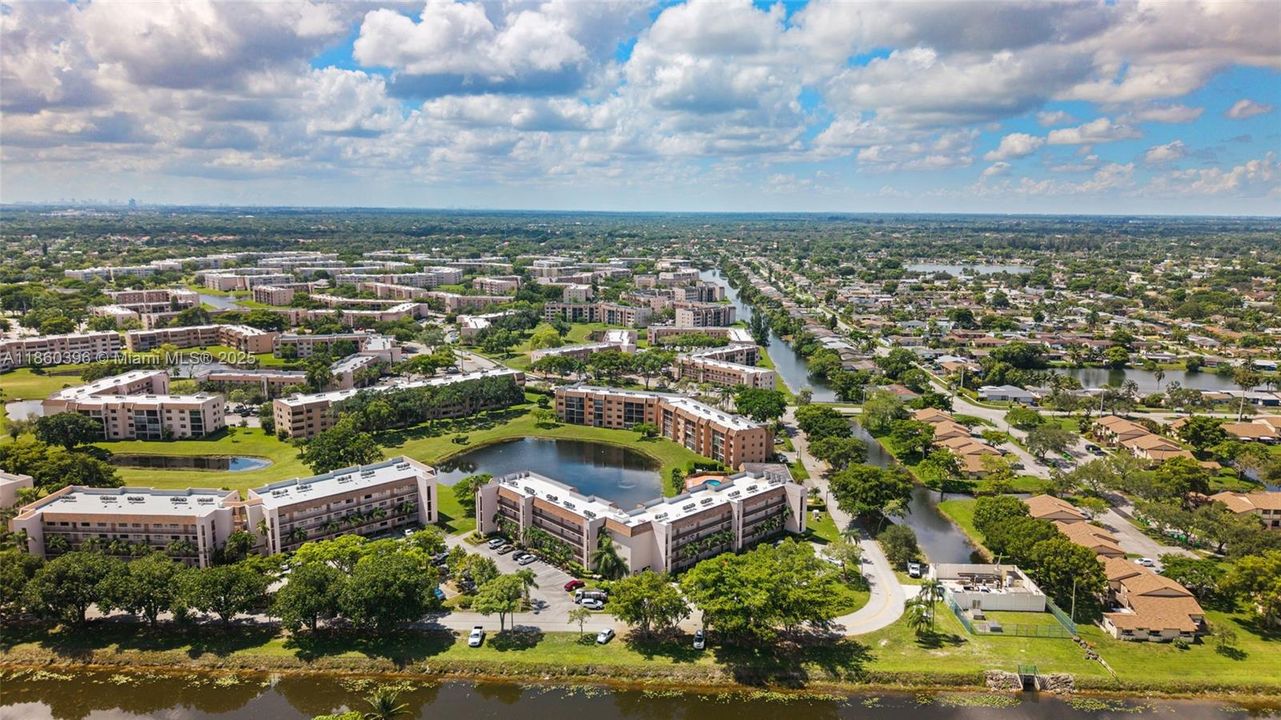 Active With Contract: $125,000 (1 beds, 1 baths, 856 Square Feet)