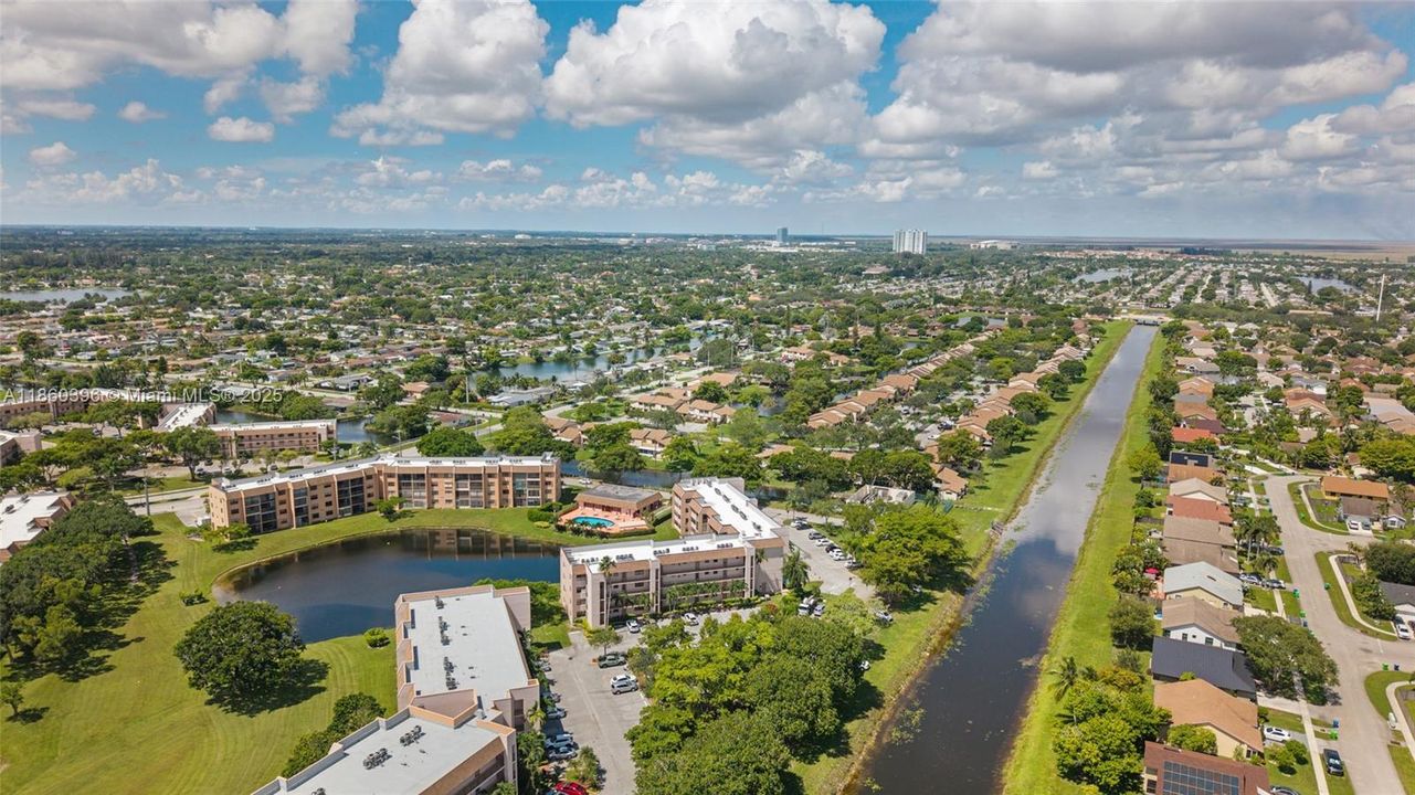 Active With Contract: $125,000 (1 beds, 1 baths, 856 Square Feet)