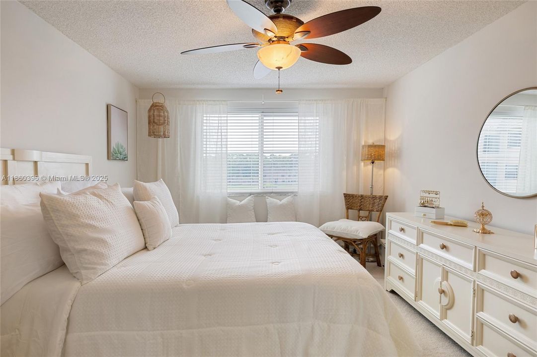 Active With Contract: $125,000 (1 beds, 1 baths, 856 Square Feet)