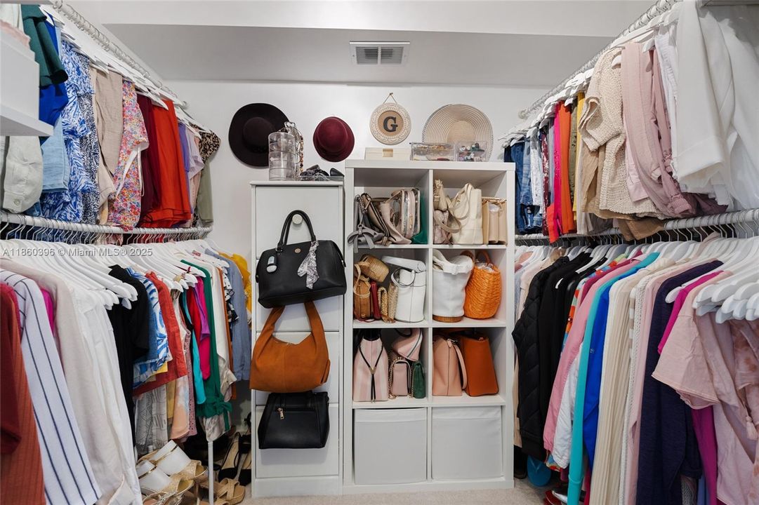 Active With Contract: $125,000 (1 beds, 1 baths, 856 Square Feet)