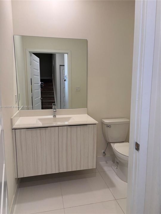 合同活跃: $549,999 (3 贝兹, 2 浴室, 1431 平方英尺)