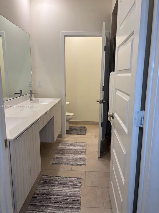 合同活跃: $549,999 (3 贝兹, 2 浴室, 1431 平方英尺)