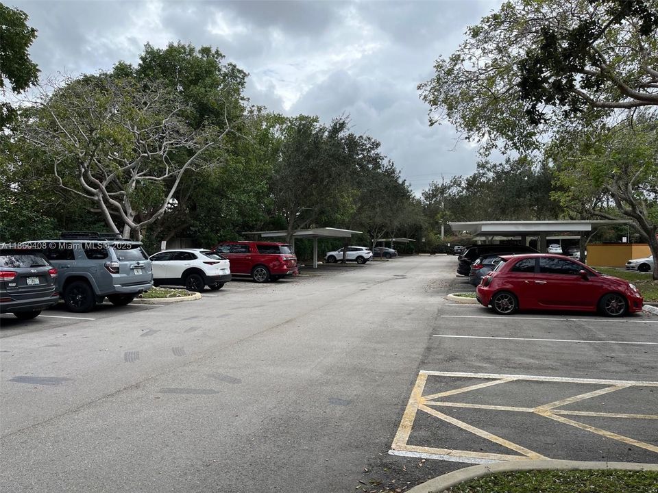 Active With Contract: $200,000 (1 beds, 1 baths, 734 Square Feet)