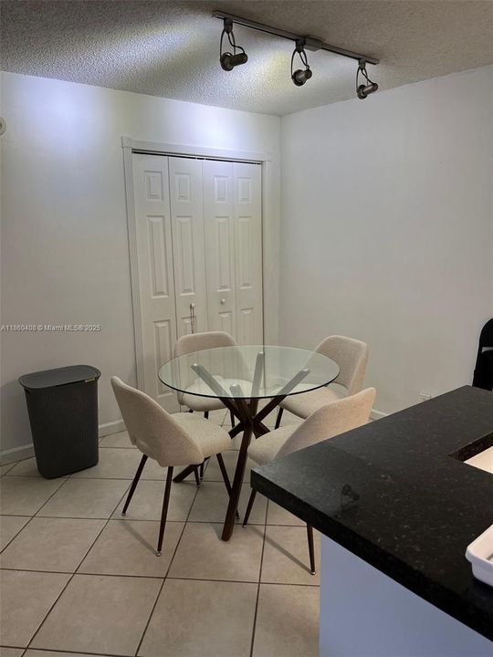 Active With Contract: $200,000 (1 beds, 1 baths, 734 Square Feet)