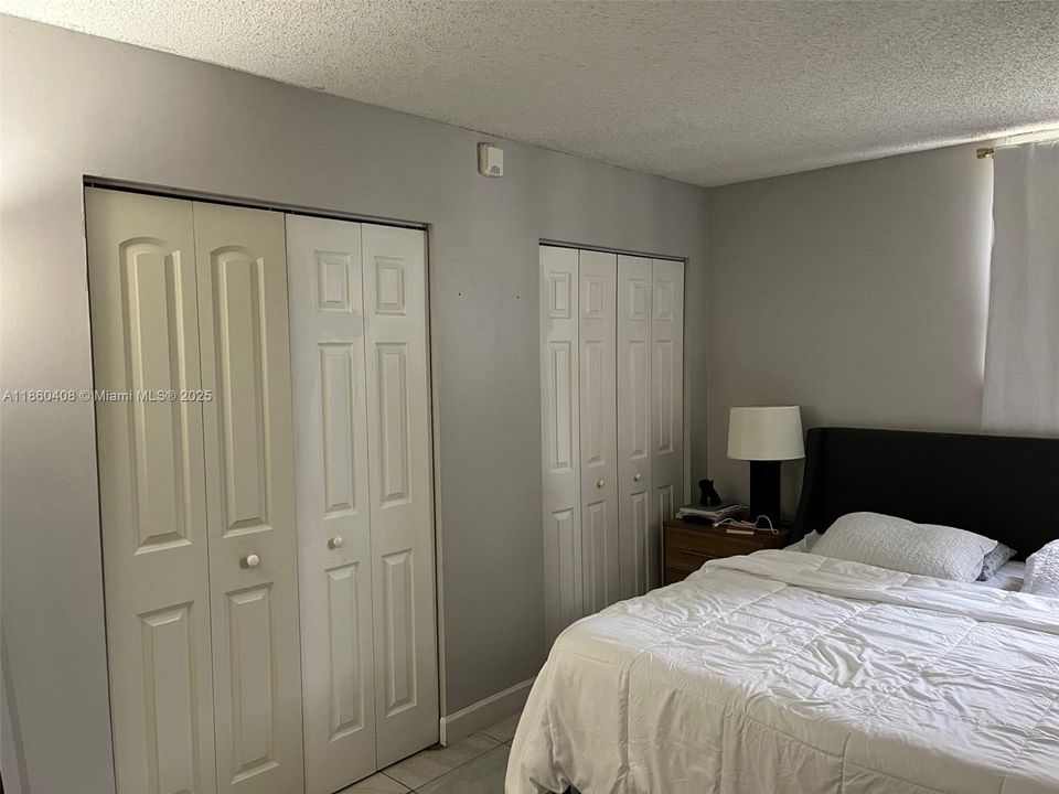 Active With Contract: $200,000 (1 beds, 1 baths, 734 Square Feet)