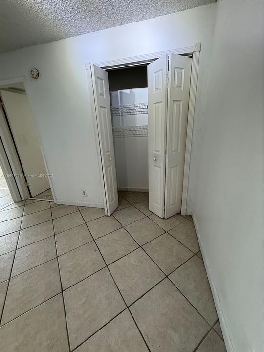 Active With Contract: $200,000 (1 beds, 1 baths, 734 Square Feet)