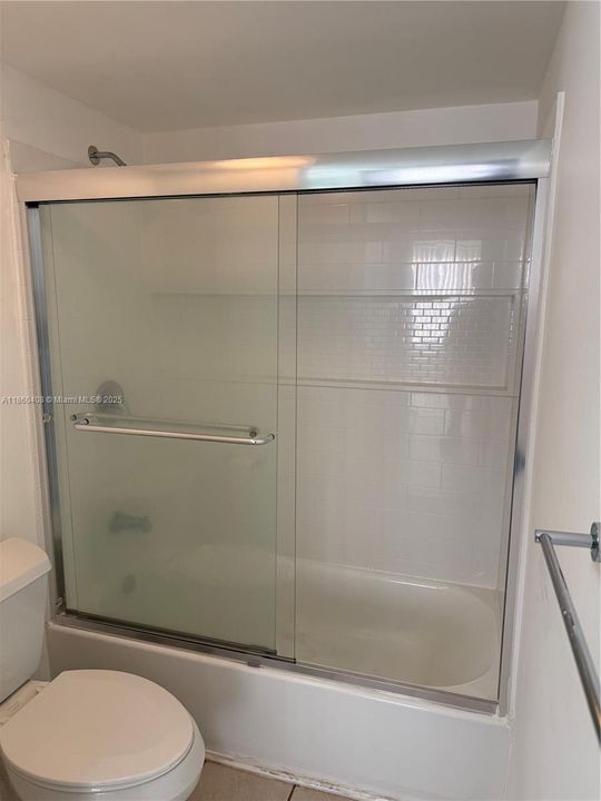 Active With Contract: $200,000 (1 beds, 1 baths, 734 Square Feet)