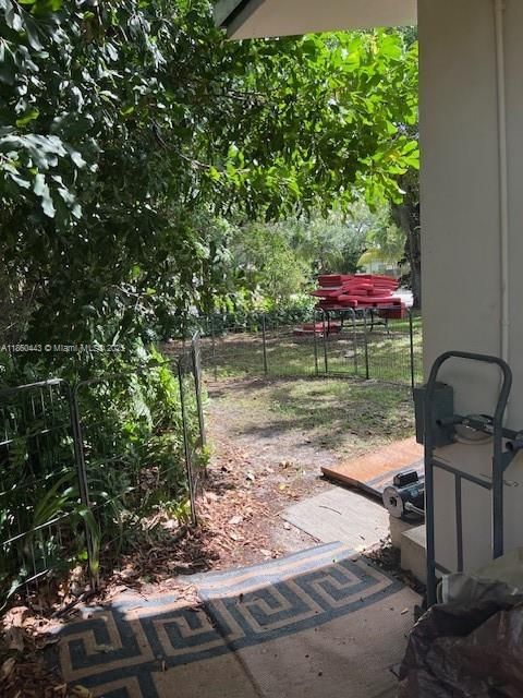 待售: $650,000 (0 贝兹, 0 浴室, 1255 平方英尺)