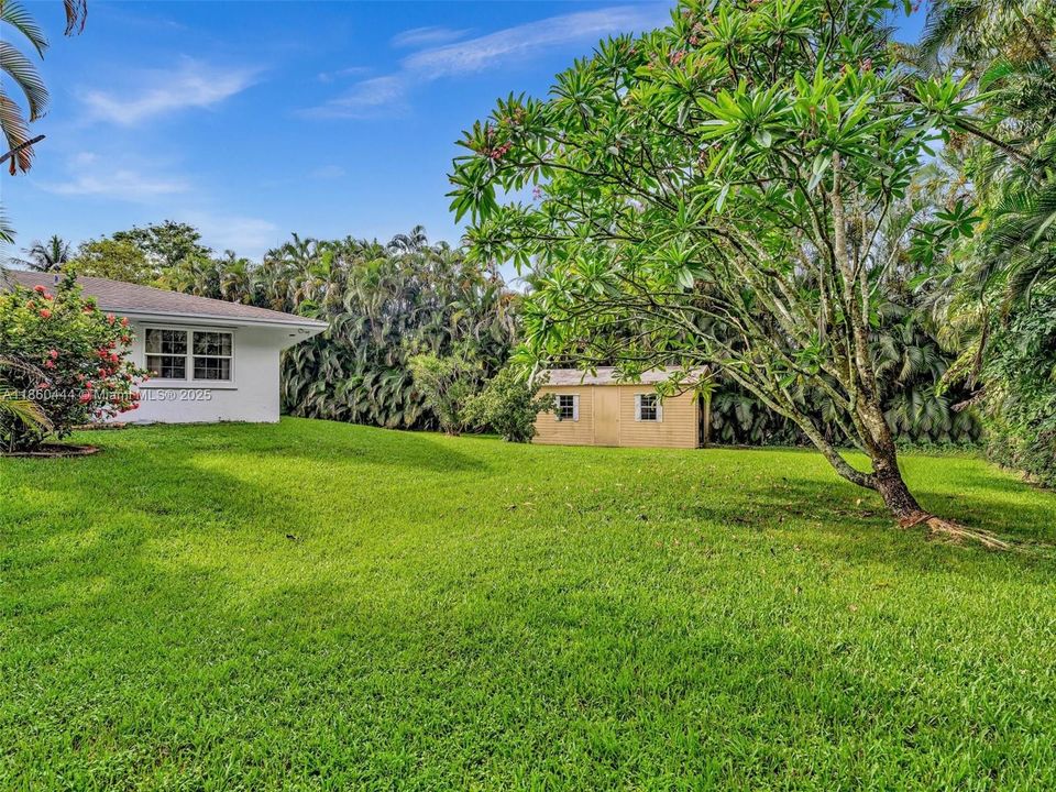 合同活跃: $949,000 (3 贝兹, 2 浴室, 1779 平方英尺)