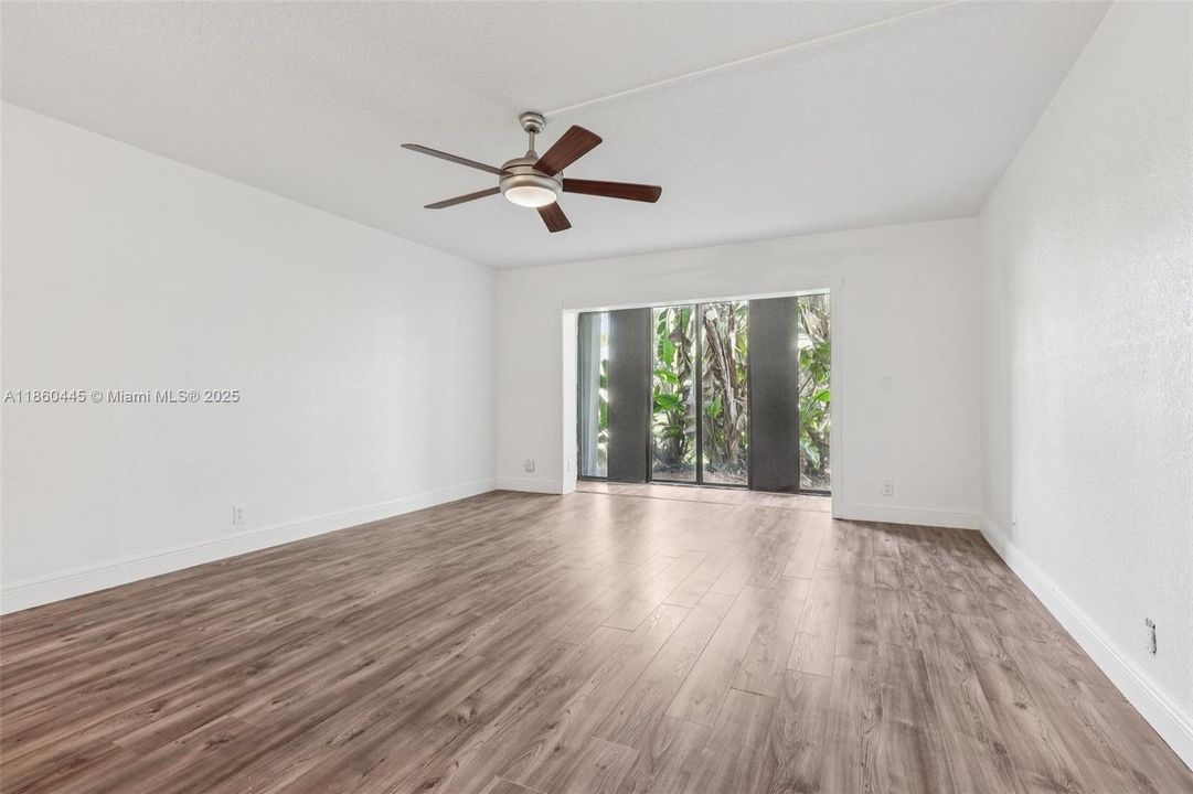 待售: $310,000 (2 贝兹, 2 浴室, 1256 平方英尺)