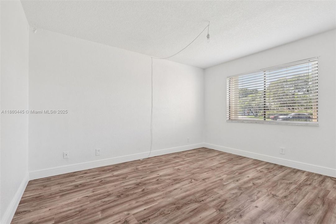 待售: $310,000 (2 贝兹, 2 浴室, 1256 平方英尺)